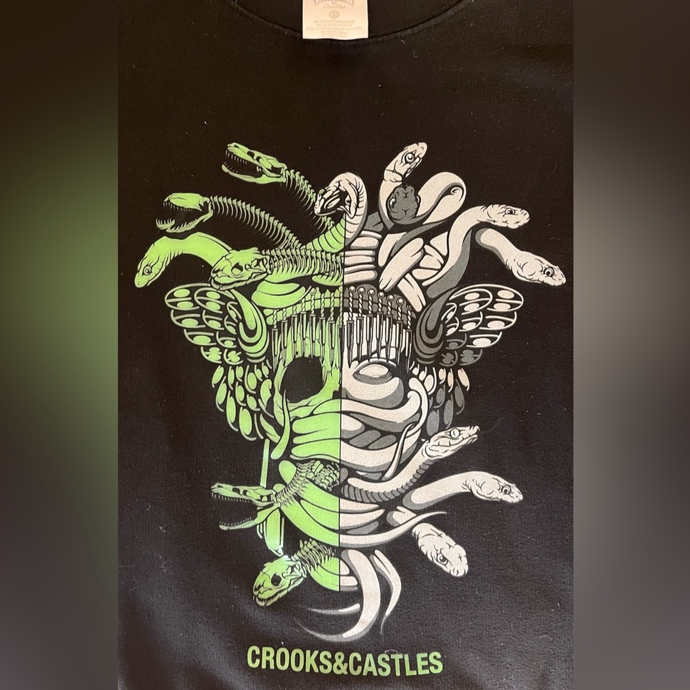 Crooks & Castles Medusa Half Face Crewneck Mens Sz M Very Good Condition